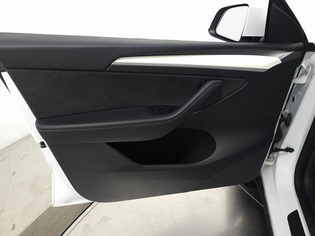 2023 Tesla Model Y Performance photo 13