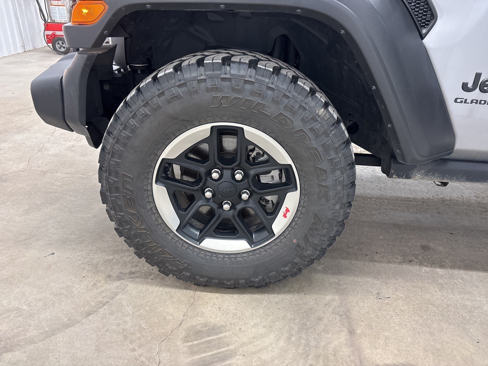 2020 Jeep Gladiator Sport photo 26