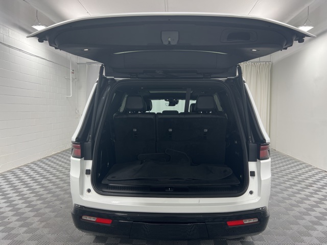 2024 Jeep Wagoneer Series II photo 4