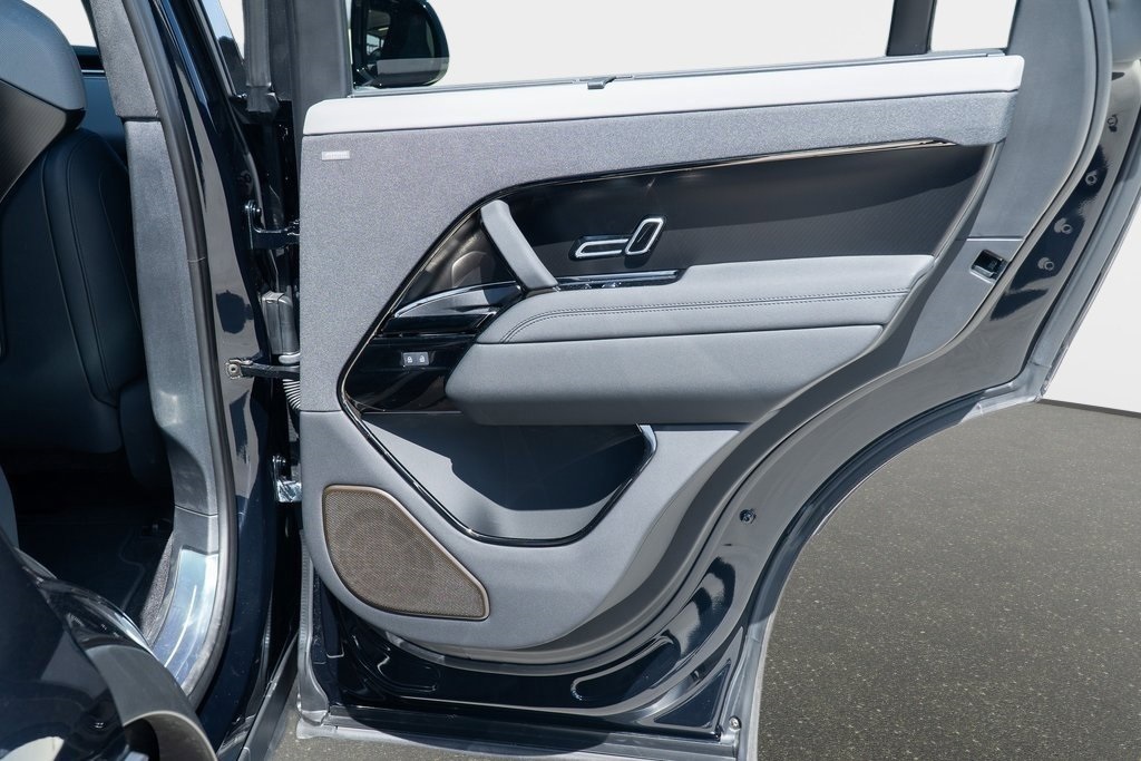 2025 Land Rover Range Rover Sport photo 22