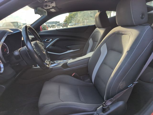 2017 Chevrolet Camaro 1LT photo 9