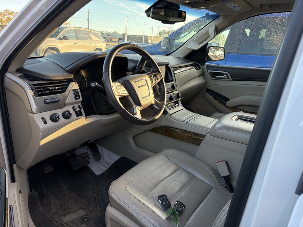 2017 Gmc Yukon Denali photo 3