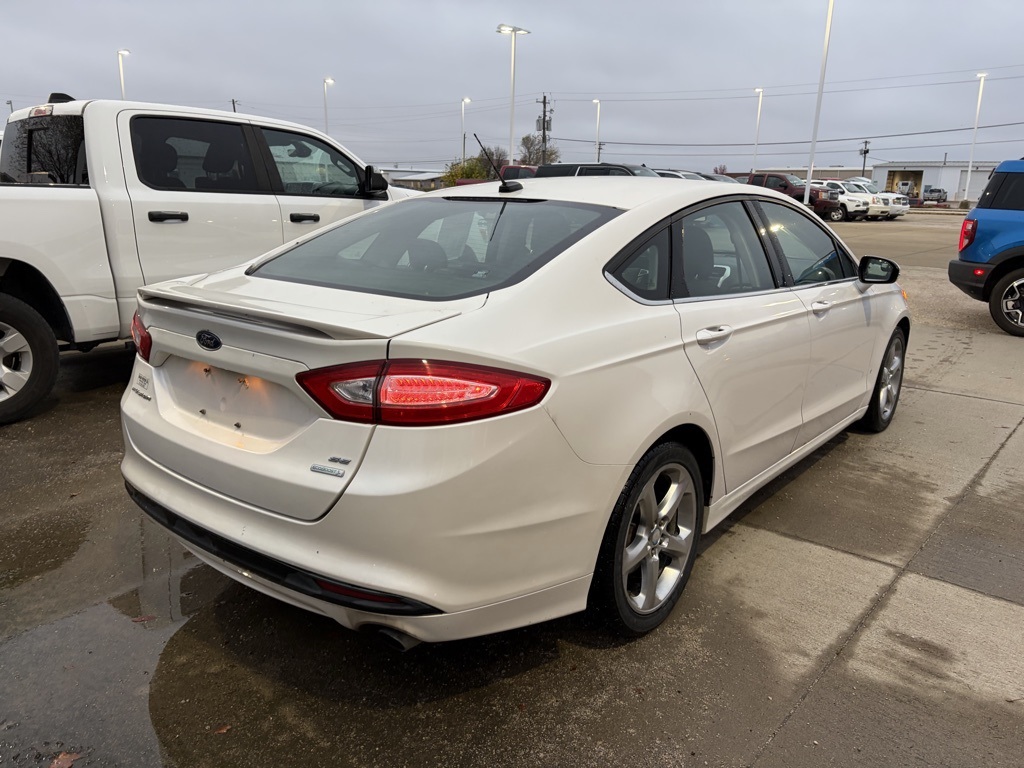 2013 Ford Fusion SE photo 3