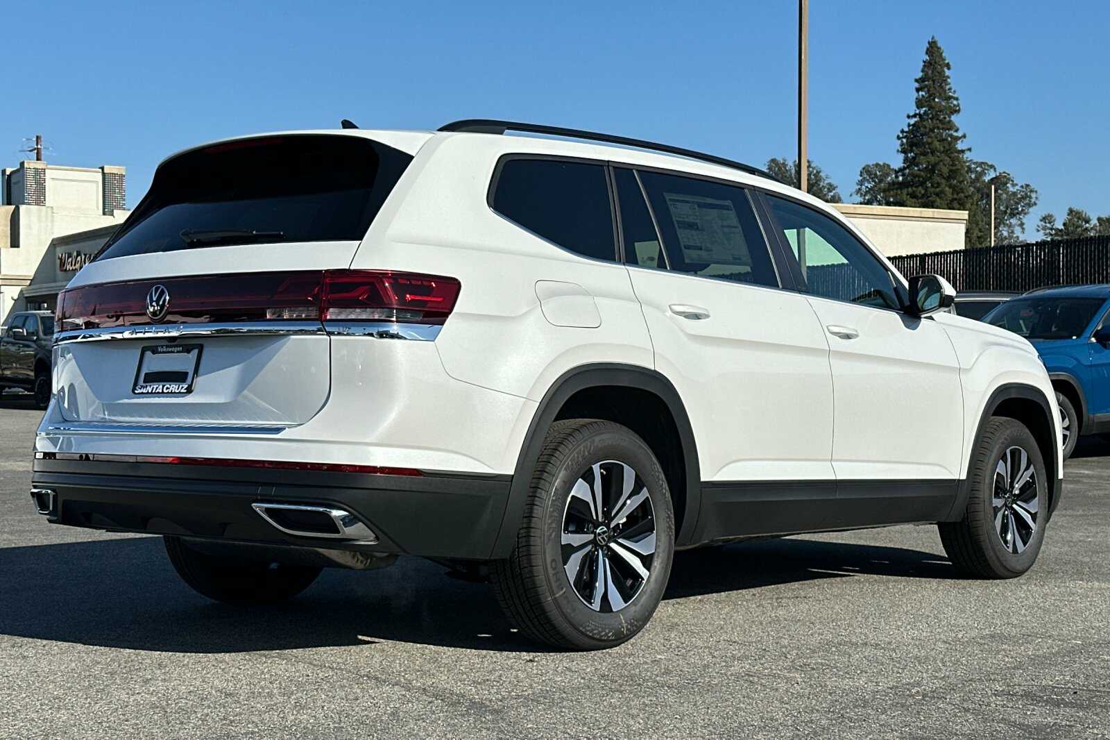 2026 Volkswagen Atlas SE photo 4