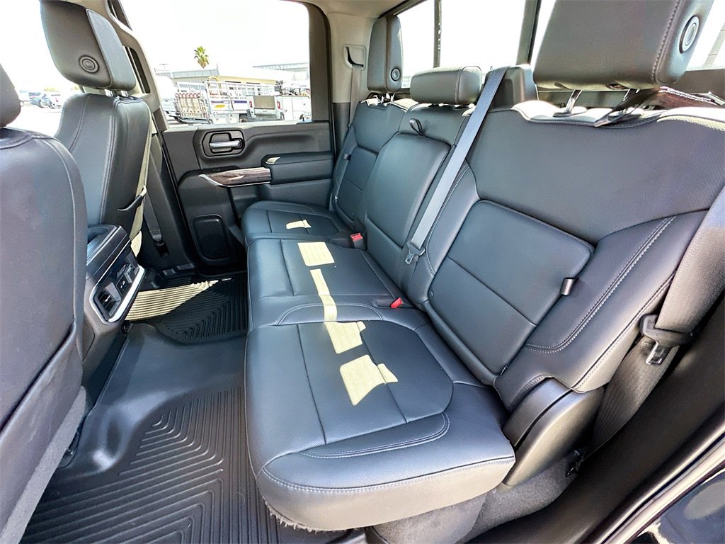 2022 Chevrolet Silverado 3500HD LTZ photo 18