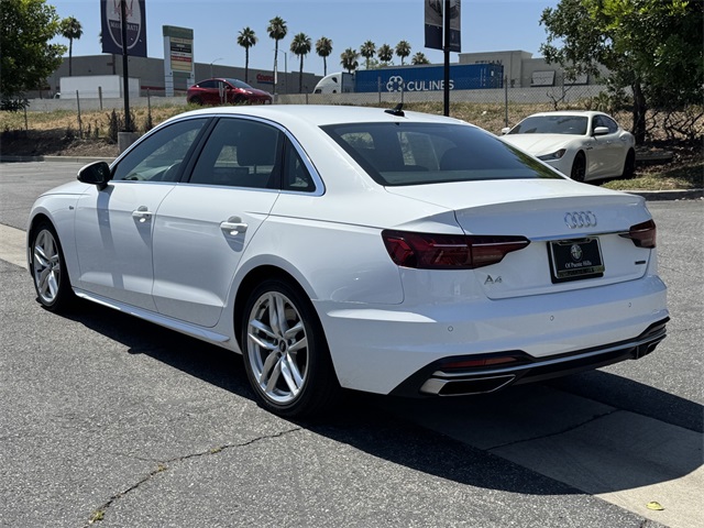 2023 Audi A4 45 S line Premium Plus photo 4