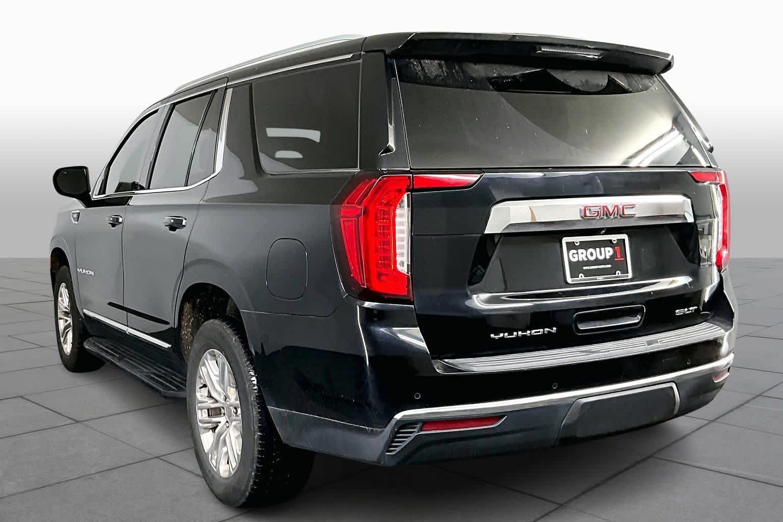 2021 Gmc Yukon SLT photo 2