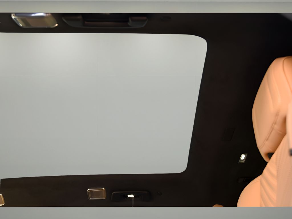 2025 Cadillac Escalade IQ Luxury photo 14