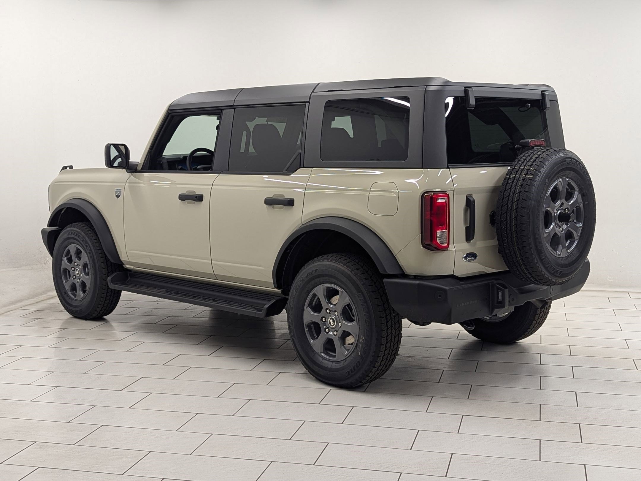 2025 Ford Bronco Big Bend photo 2