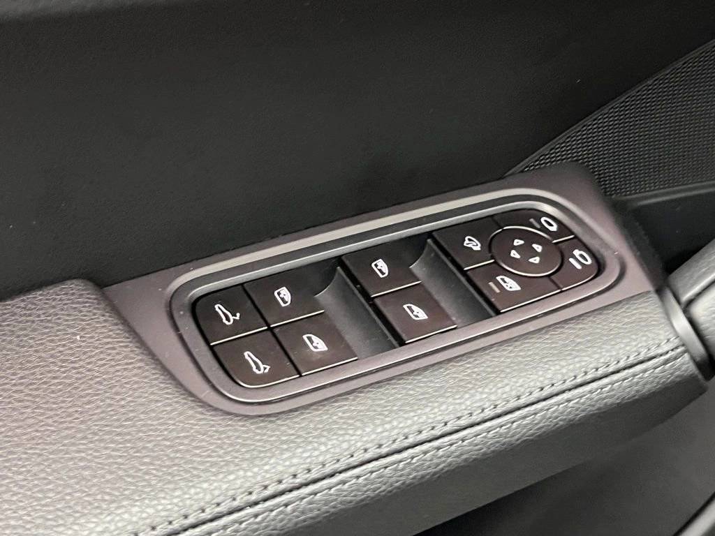 2026 Porsche Cayenne Coupe photo 20