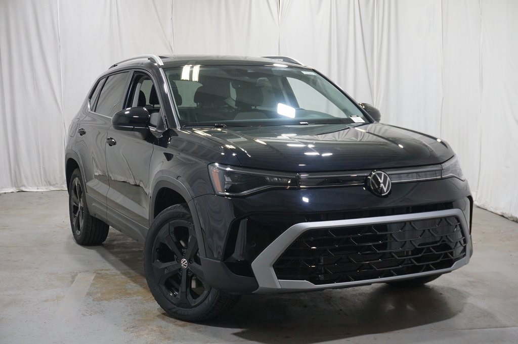 2025 Volkswagen Taos SEL photo 2