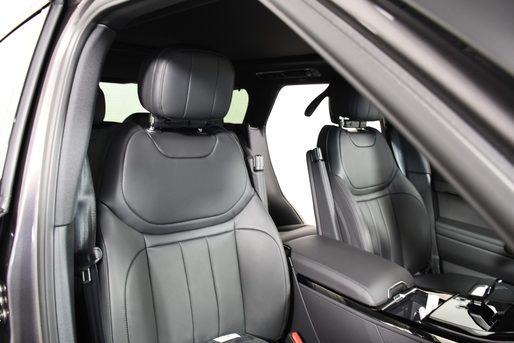 2025 Land Rover Range Rover Sport SE photo 19