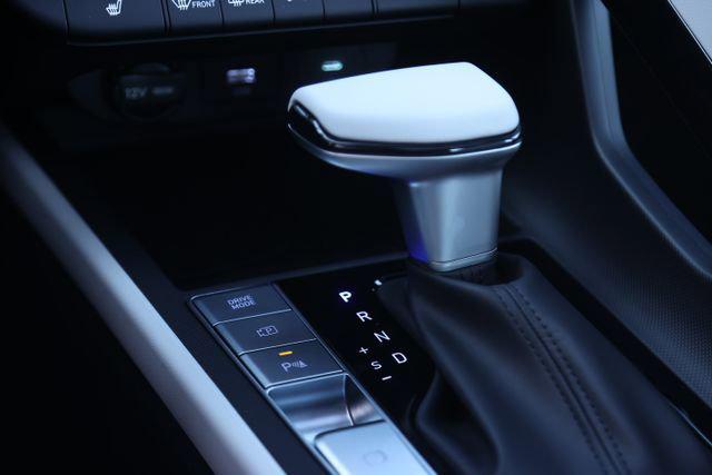 2025 Hyundai Elantra Limited photo 15