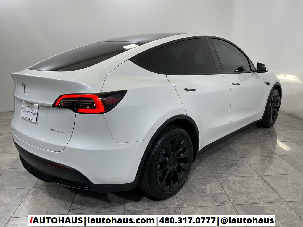 2024 Tesla Model Y Long Range photo 6