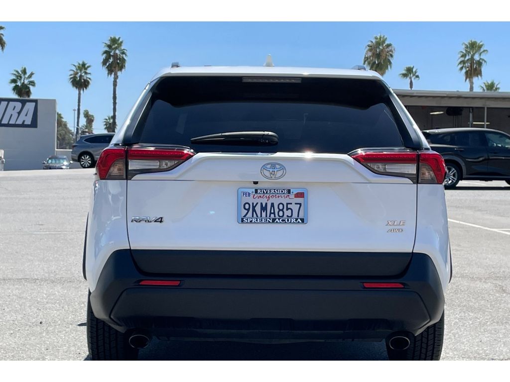 2023 Toyota RAV4 XLE photo 4