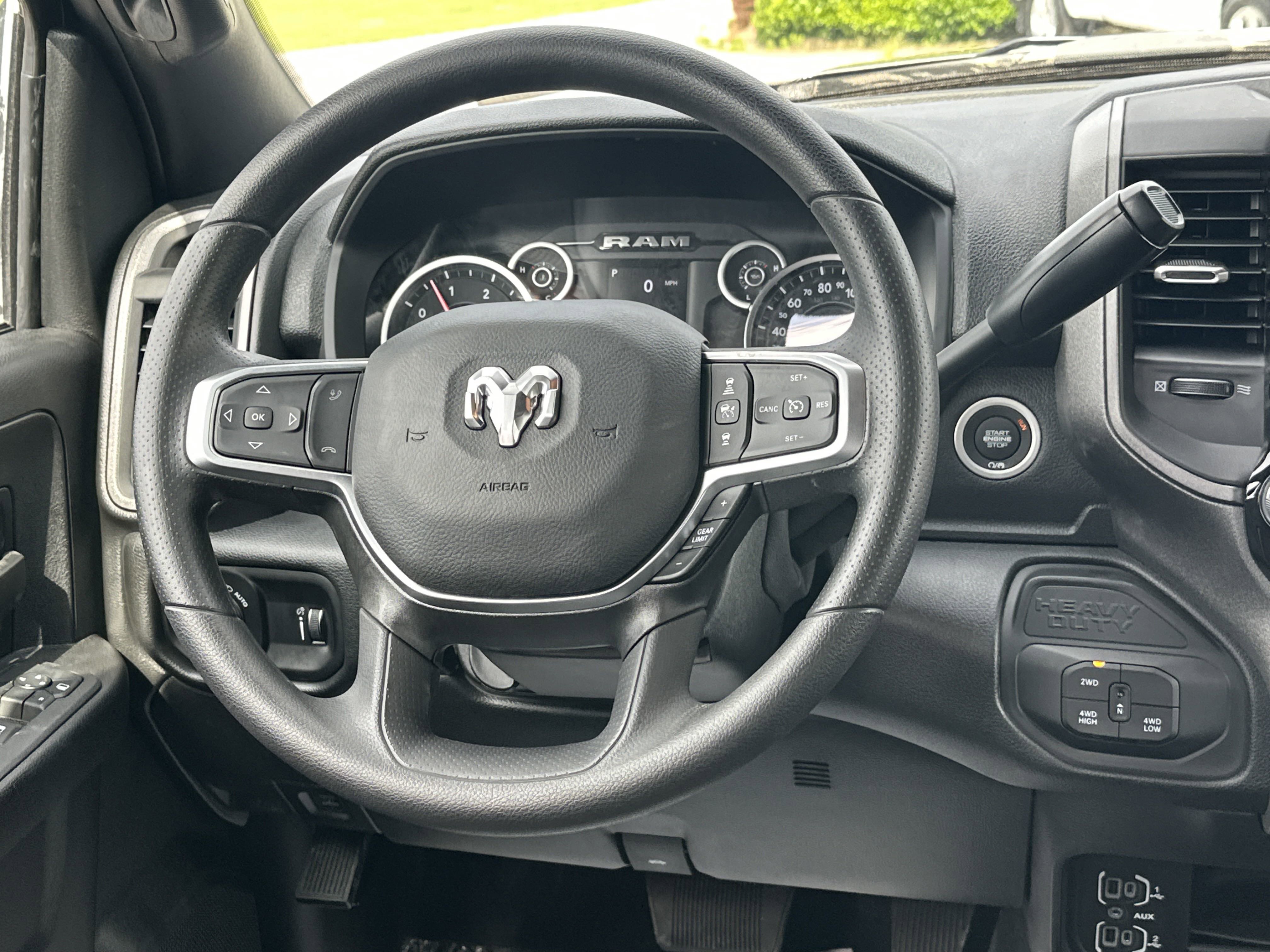 2025 Ram 2500 Tradesman photo 2