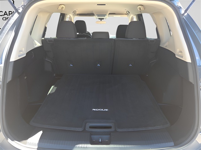 2022 Nissan Rogue SV photo 17