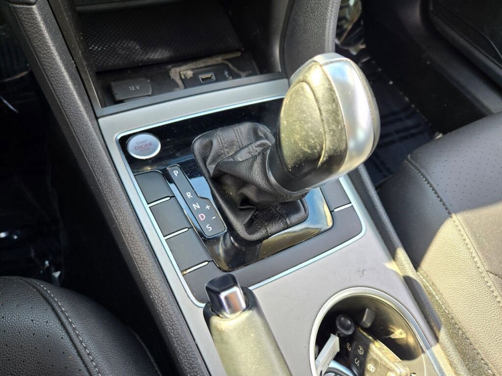 2021 Volkswagen Passat 2.0T SE photo 24