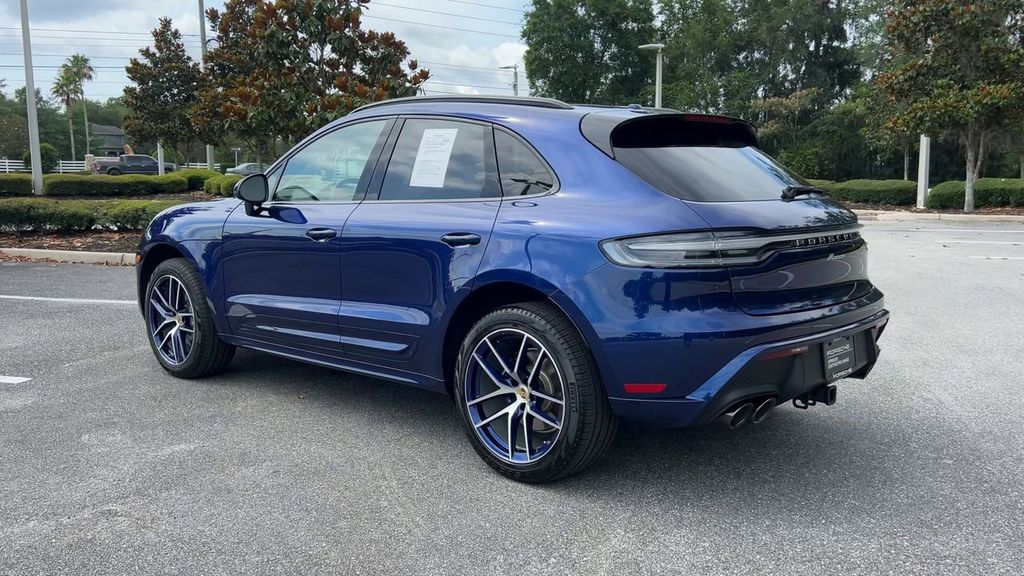 2025 Porsche Macan Base photo 6