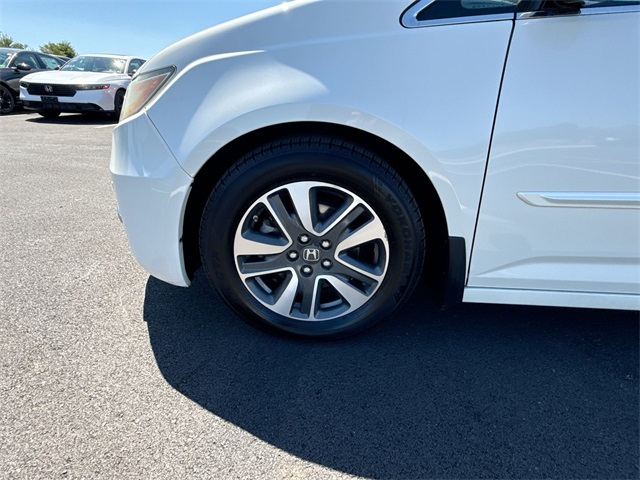 2015 Honda Odyssey Touring photo 13
