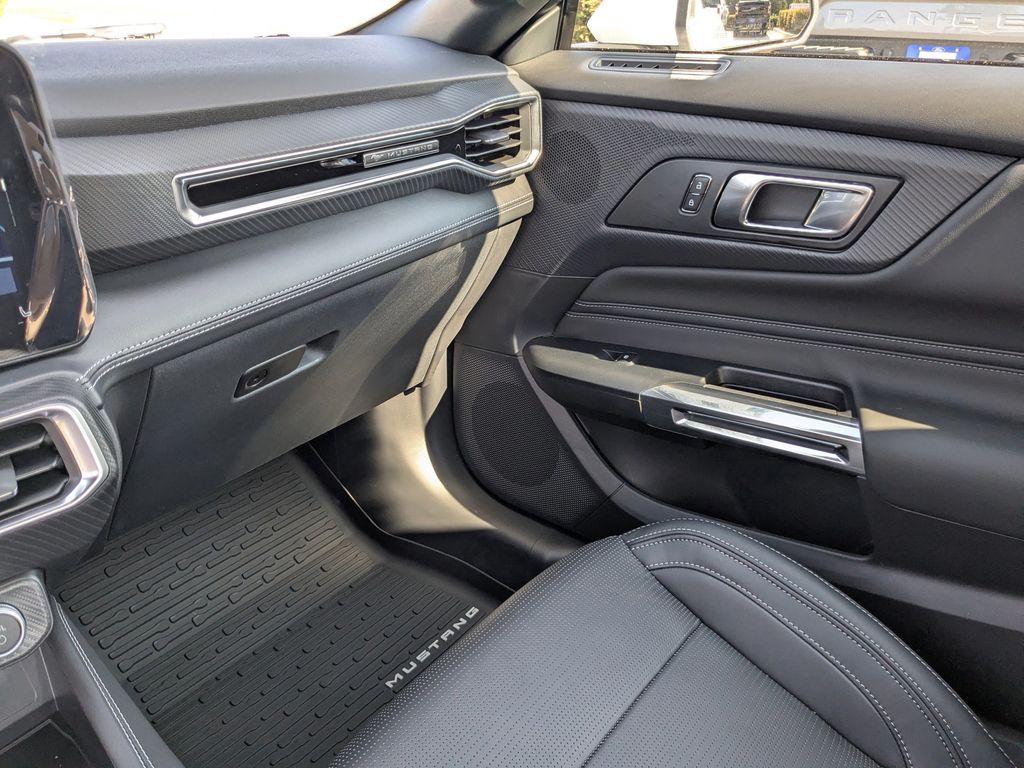 2025 Ford Mustang GT photo 18