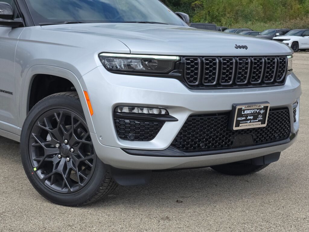 2025 Jeep Grand Cherokee Summit Reserve photo 2