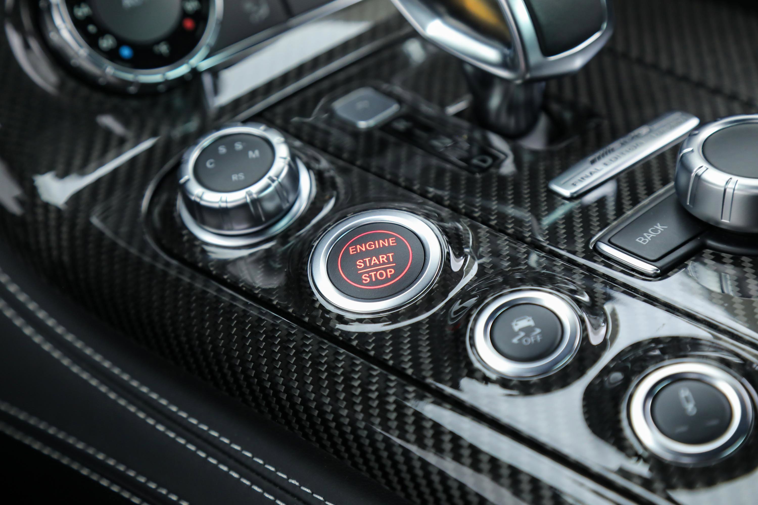 2015 Mercedes Benz SLS AMG photo 38
