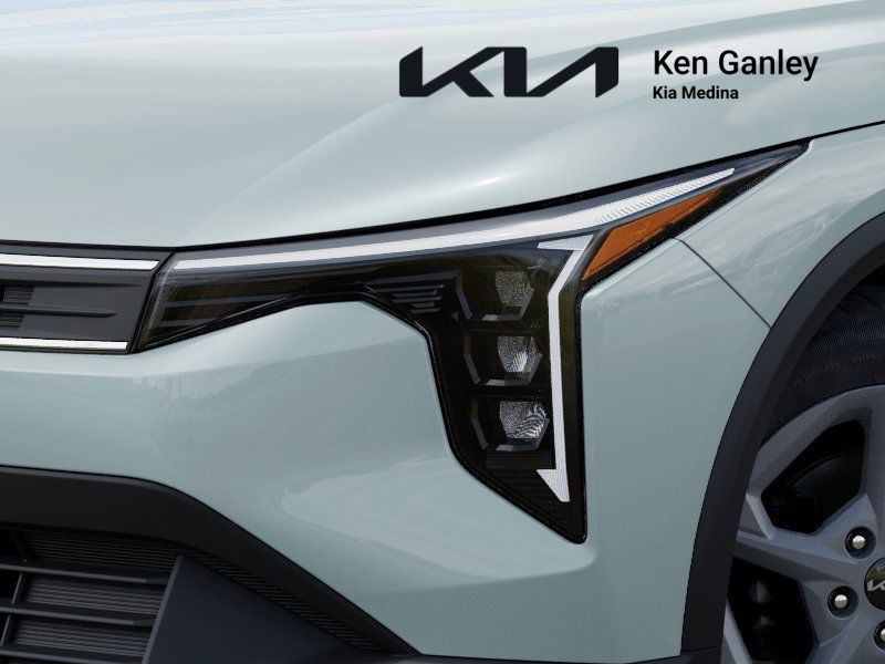2025 Kia K4 LXS photo 2