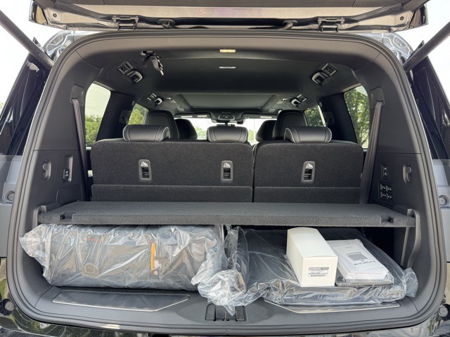 2026 Infiniti QX80 photo 31