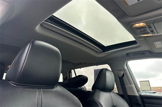 2024 Toyota Highlander XLE photo 16