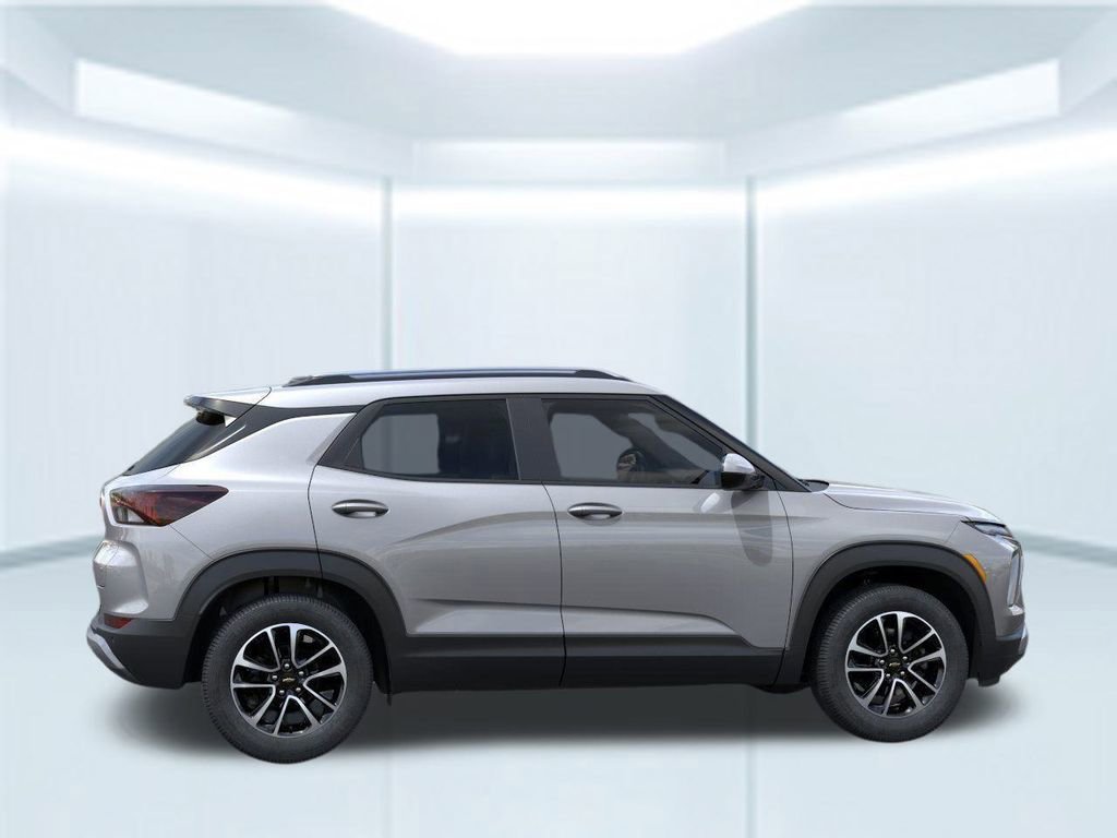 2025 Chevrolet Trailblazer LT photo 4