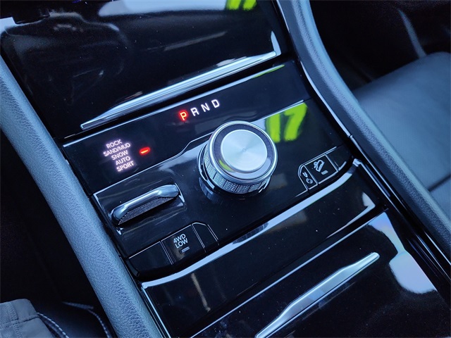 2021 Jeep Grand Cherokee Overland photo 25