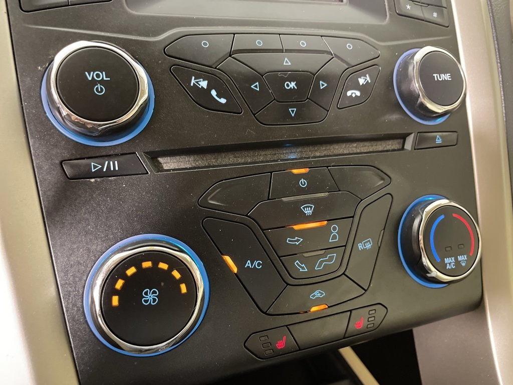 2015 Ford Fusion SE photo 29