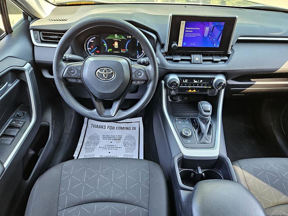 2024 Toyota RAV4 Hybrid XLE photo 7