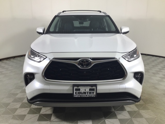 2023 Toyota Highlander Limited Platinum XLE XSE photo 2