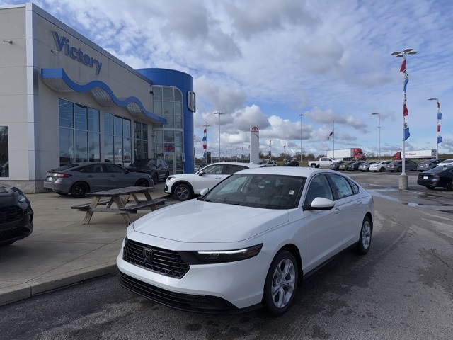 2025 Honda Accord LX's photo