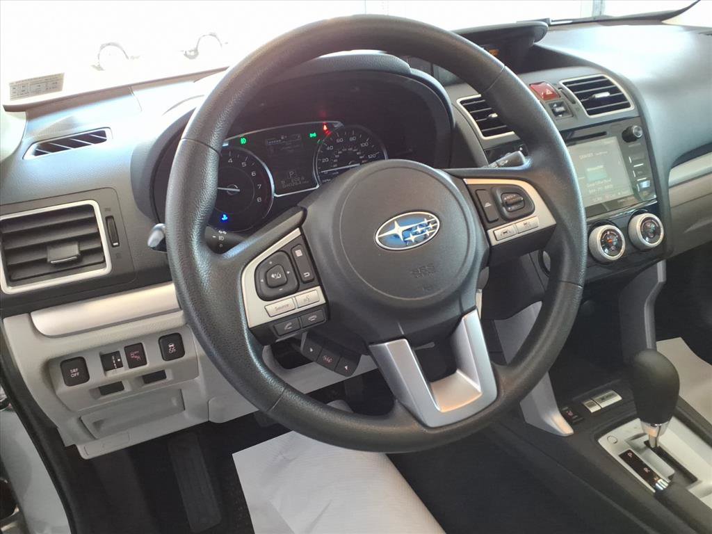 2018 Subaru Forester Premium photo 9