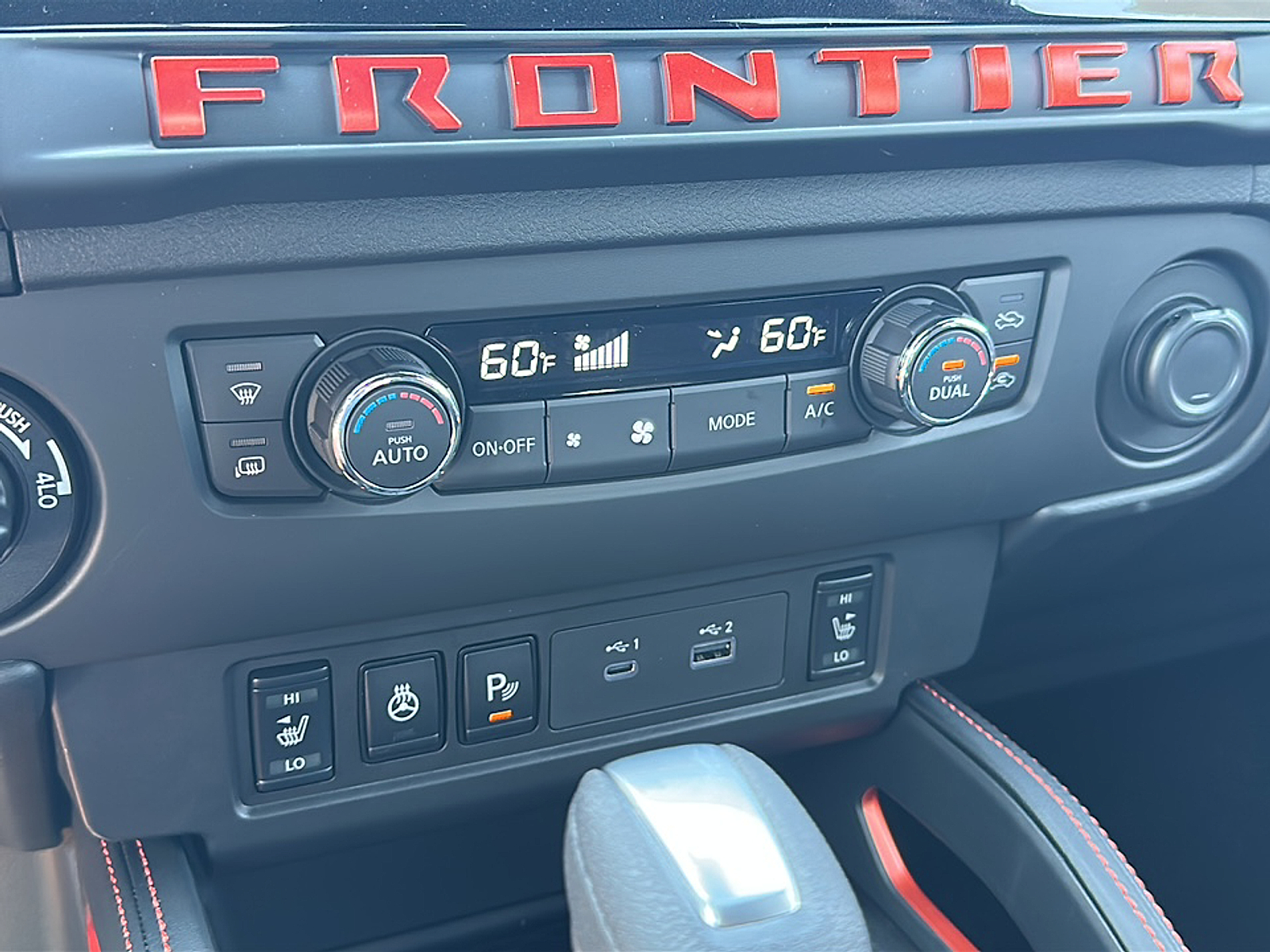 2026 Nissan Frontier PRO-4X Crew Cab photo 5