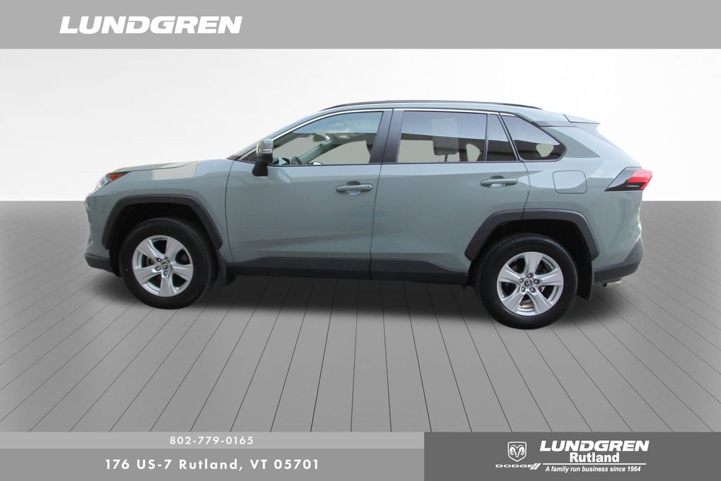 2019 Toyota RAV4 XLE photo 30