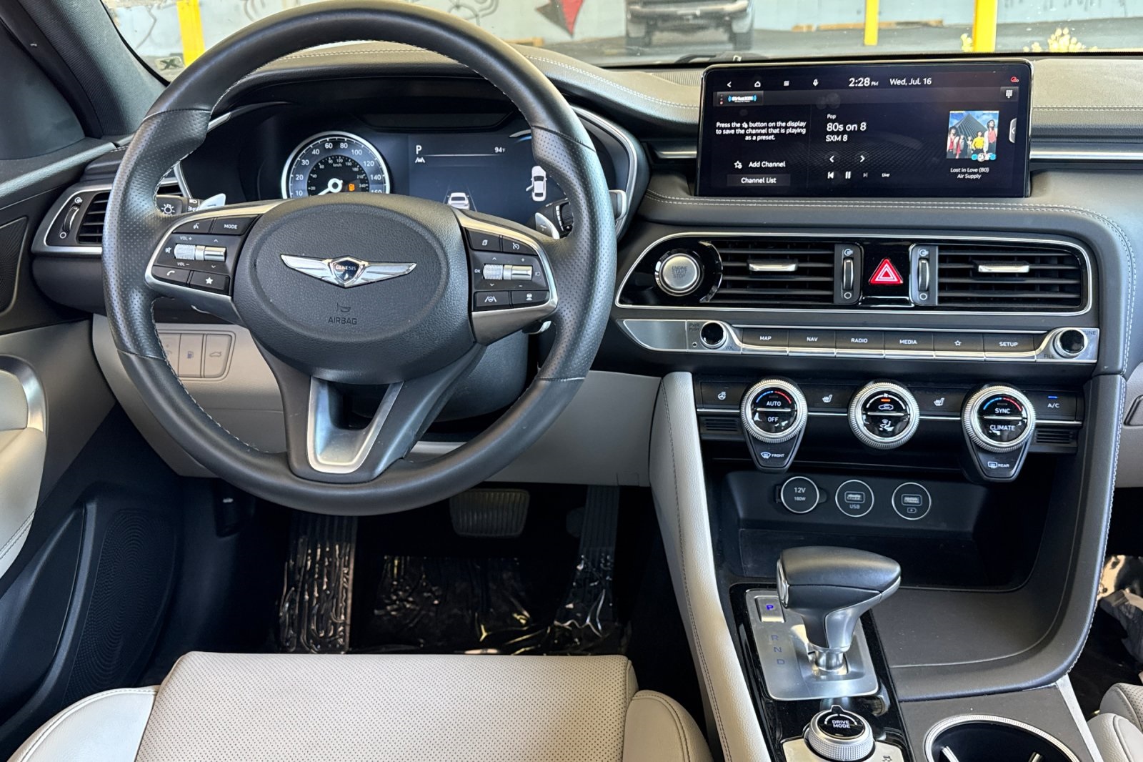 2023 Genesis G70 2.0T photo 14