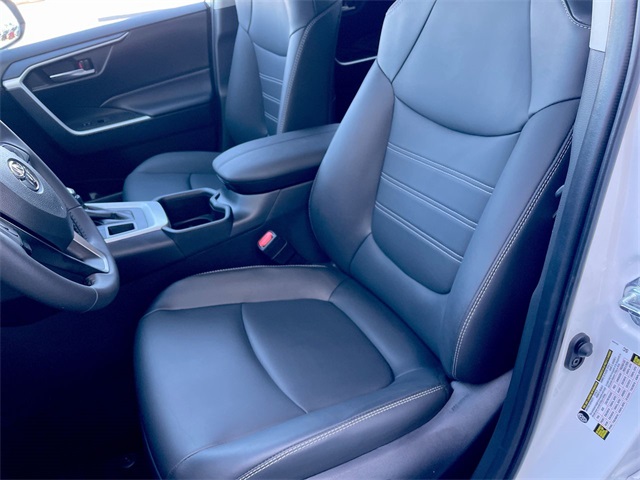 2025 Toyota RAV4 XLE Premium photo 4