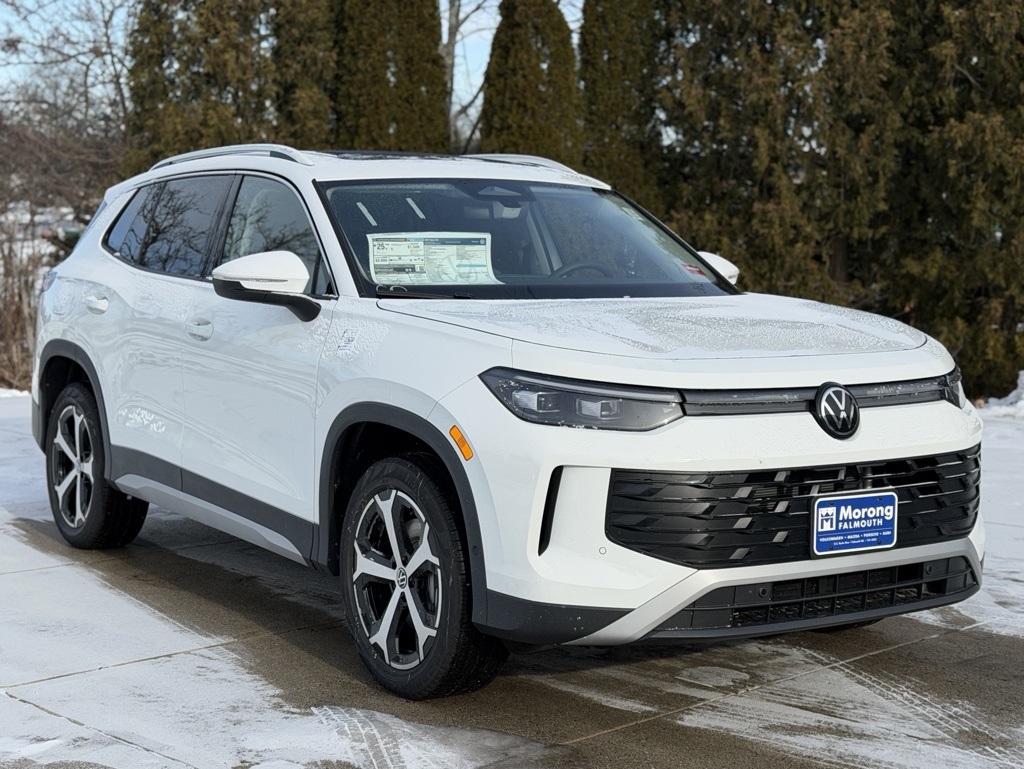 2026 Volkswagen Tiguan SE's photo