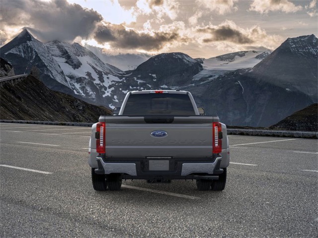 2026 Ford F-450 photo 4