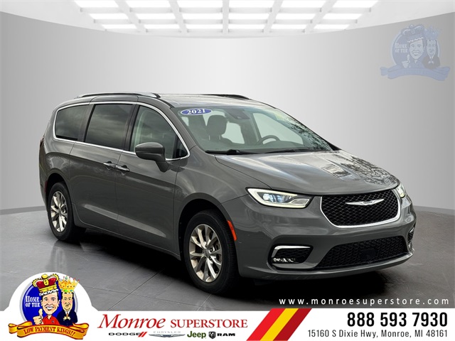 2021 Chrysler Pacifica Touring L's photo
