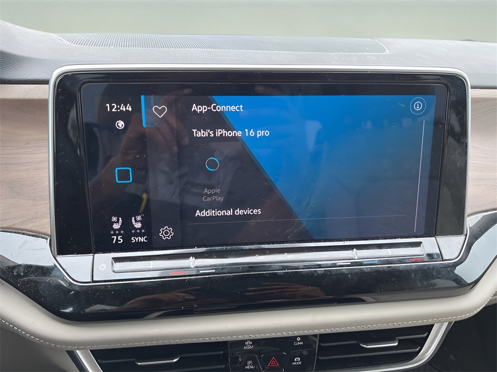 2024 Volkswagen Atlas SE Technology photo 28