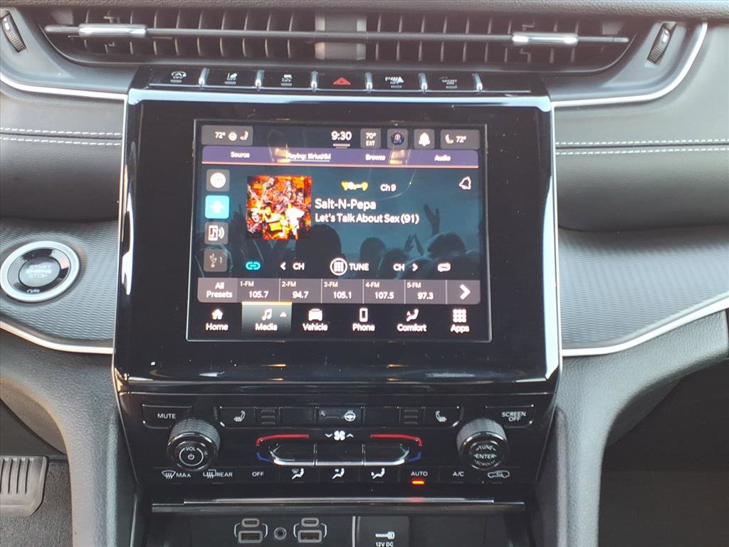 2024 Jeep Grand Cherokee Altitude photo 11