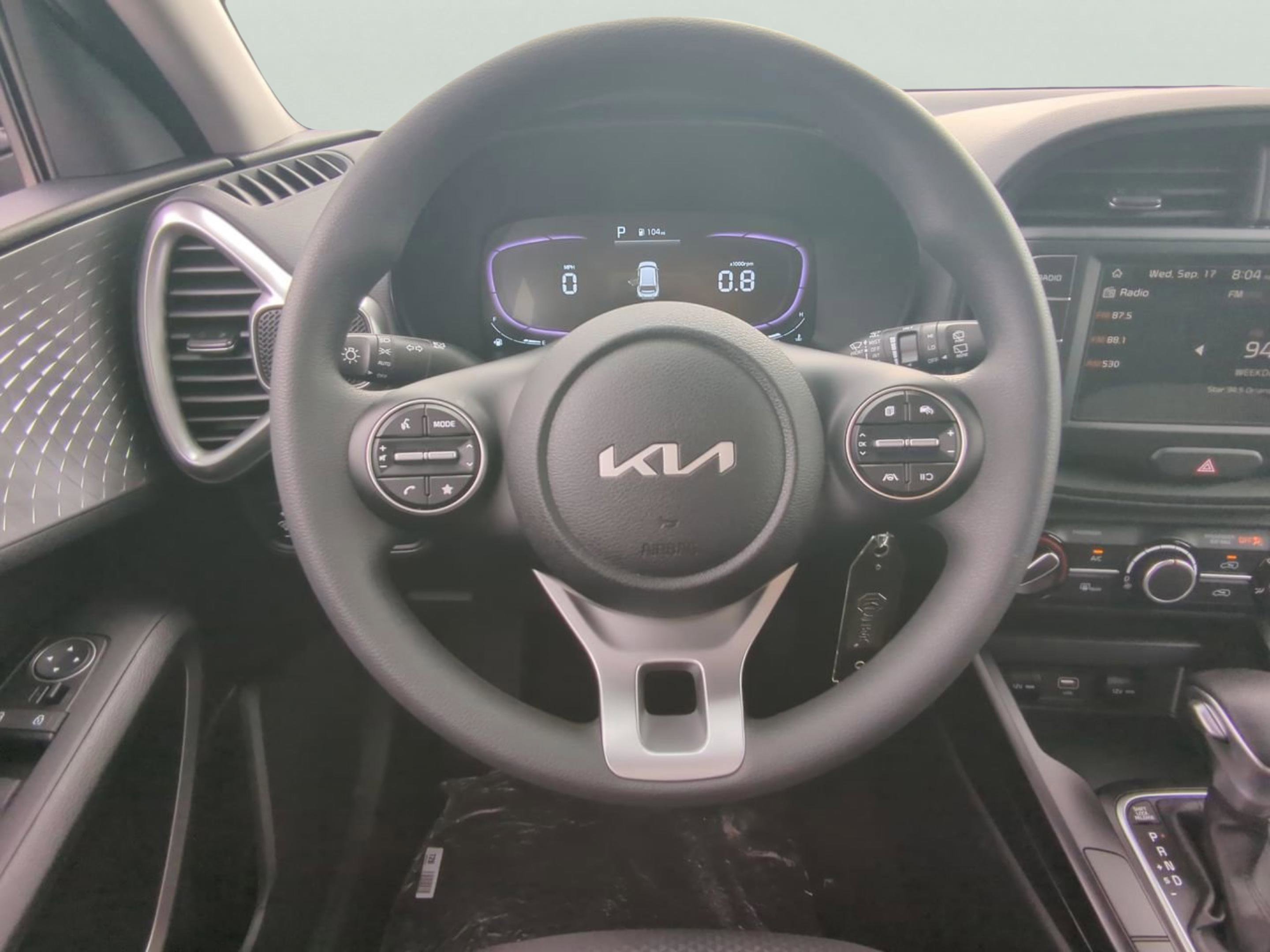 2025 Kia Soul LX photo 12