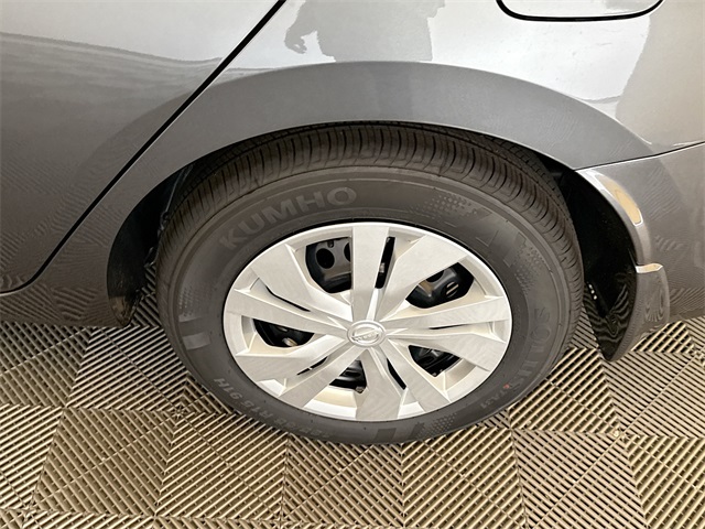 2025 Nissan Versa S photo 4