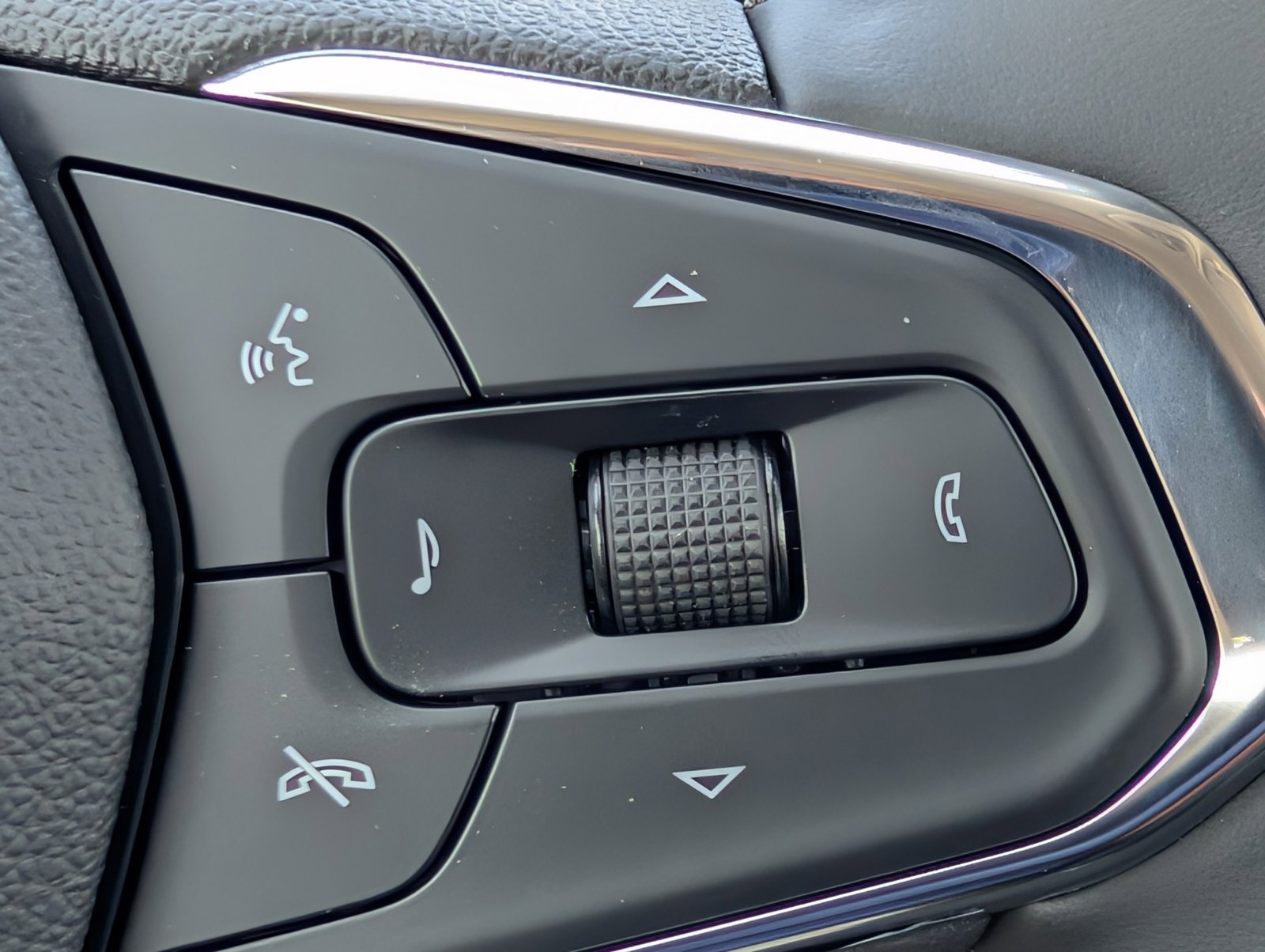 2026 Chevrolet Trax LT photo 11