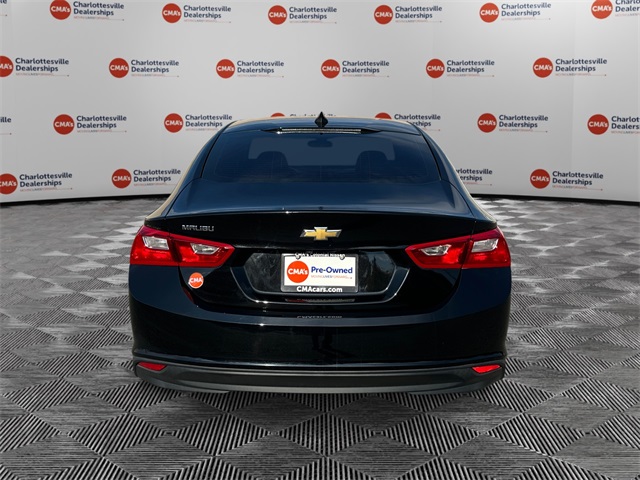 2022 Chevrolet Malibu LS photo 4